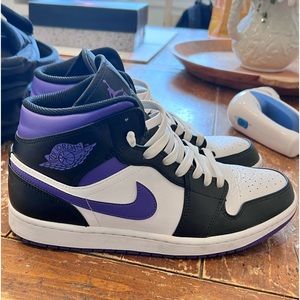 Jordan 1 Dark Iris {Size 10}